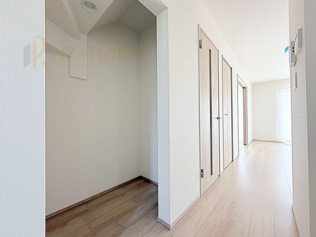 石岡市石岡　新築戸建て　1号棟の収納|キッチンにはパントリーを設置！キッチン回りの整理整頓の悩みも解決♪