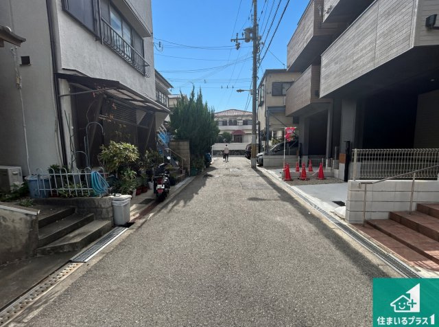 大阪市西淀川区中島　第12期　新築一戸建ての前面道路含む現地写真|周辺は閑静な住宅街！前面道路広々で車の出し入れも便利です。駐車が苦手な方でも安心して車庫入れできます！