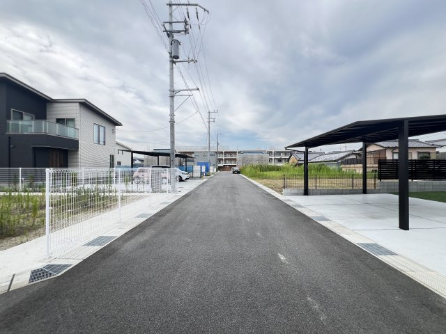 田原本町黒田4期　の前面道路含む現地写真