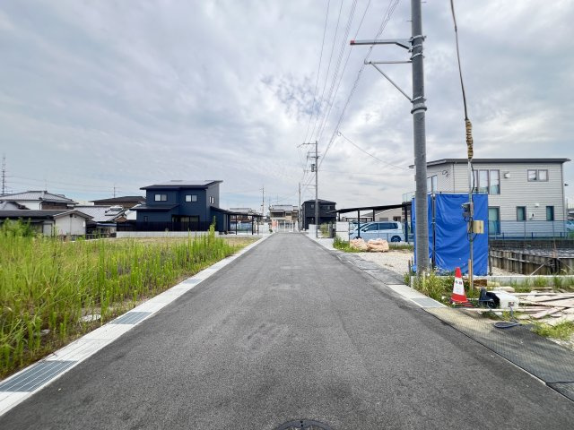 田原本町黒田4期　の前面道路含む現地写真