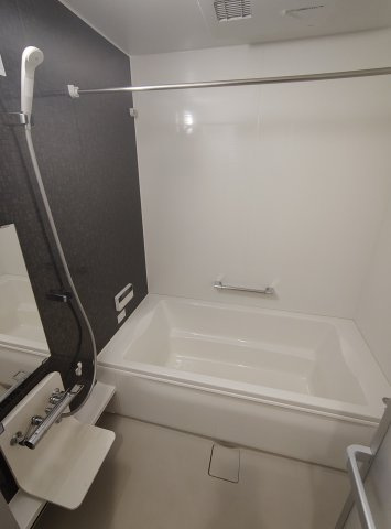 D-room高羽の浴室