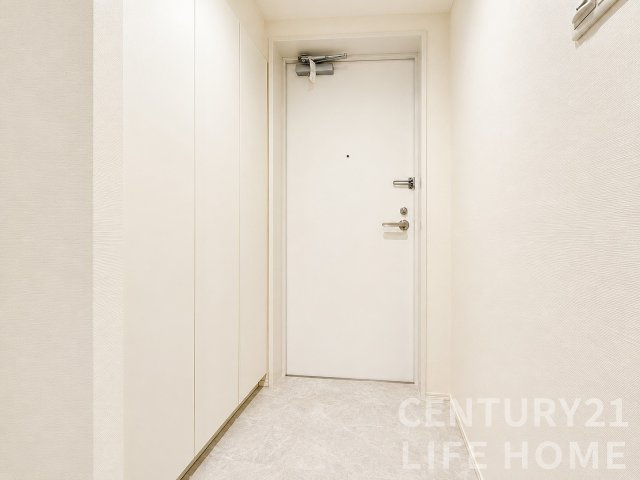 【玄関】 | 稲城パーク・ホームズ | 収納もある玄関です