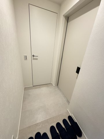 ウェリスタワー愛宕虎ノ門　4Fの玄関