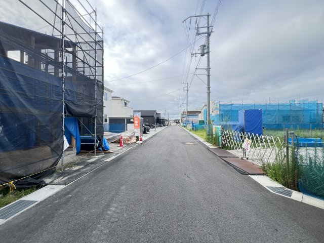 田原本町黒田4期　の前面道路含む現地写真