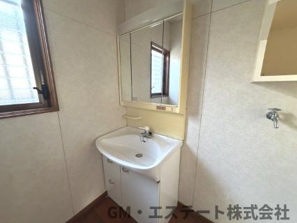 宮崎市千草町　中古住宅の独立洗面台