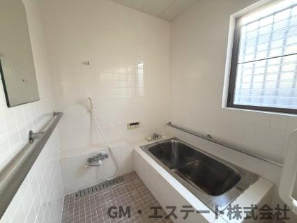 宮崎市千草町　中古住宅の浴室
