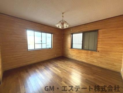 宮崎市千草町　中古住宅の洋室