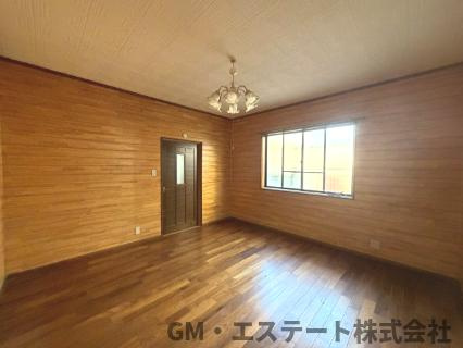 宮崎市千草町　中古住宅の洋室