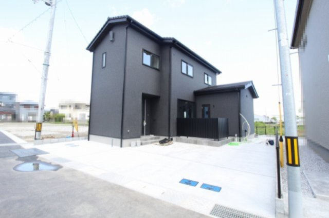 南国市大そね　2号棟　サウナ室付き　新築戸建　（全2区画）　の駐車場|2号棟　3LDK+WIC+土間収納+サウナ　『１階家具付き』
