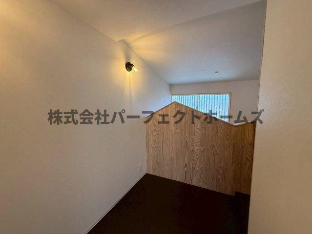 長尾元町6丁目テラスハウス　賃貸の洋室|落ち着いた色調の洋室です