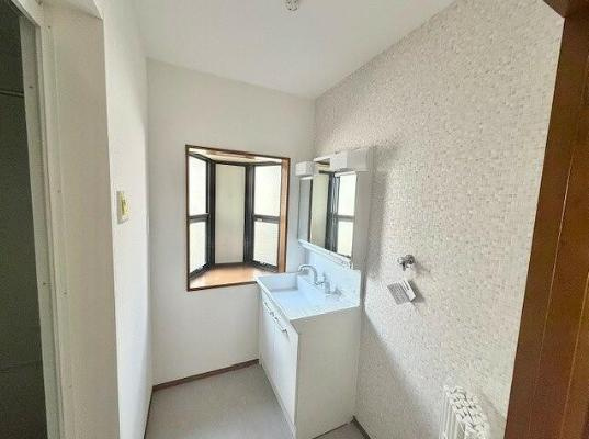 日立市十王町1期　中古戸建の独立洗面台
