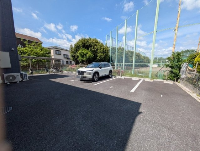 グレイス千代の駐車場