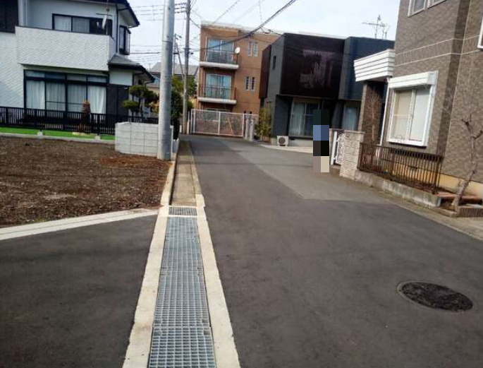 厚木市関口第18　新築一戸建　全2棟の前面道路含む現地写真