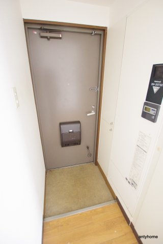 メゾンエトワル　仲介手数料無料の玄関