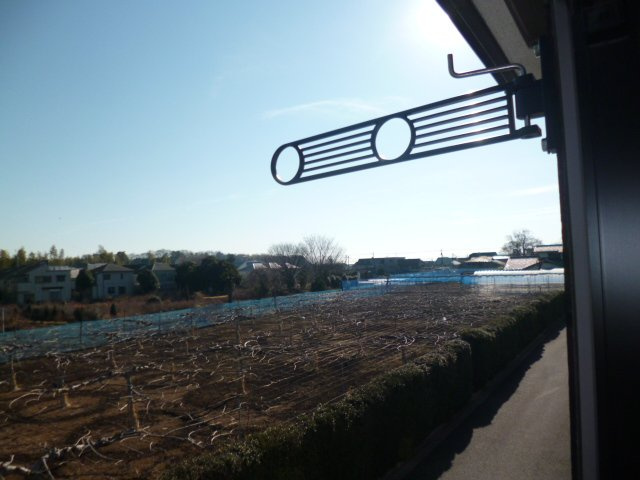 三鷹市大沢６丁目のアパートのバルコニー