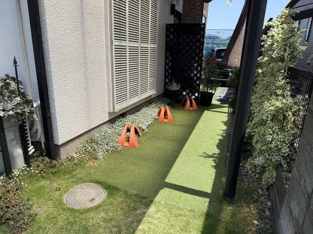 三鷹市大沢６丁目のアパートの庭