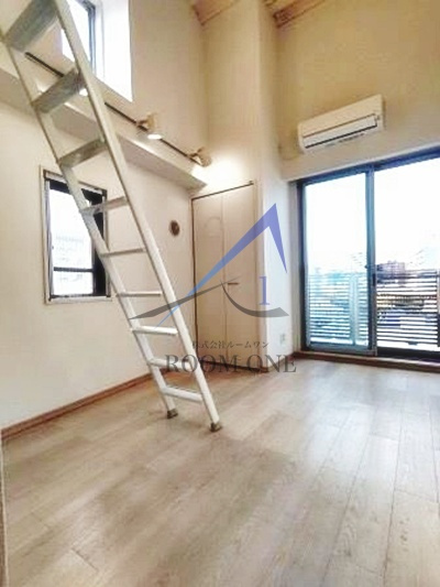 イクス　ベンメリアの居間・リビング|洋室のお部屋です。