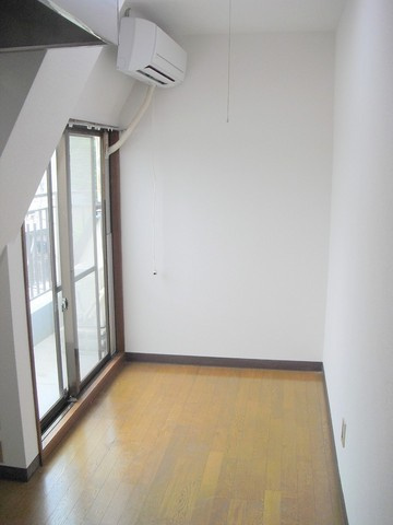 メゾンＩＴＯの居間・リビング|★明るいフローリングの角部屋です★