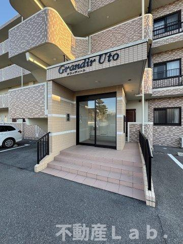 グランディール宇土のエントランス