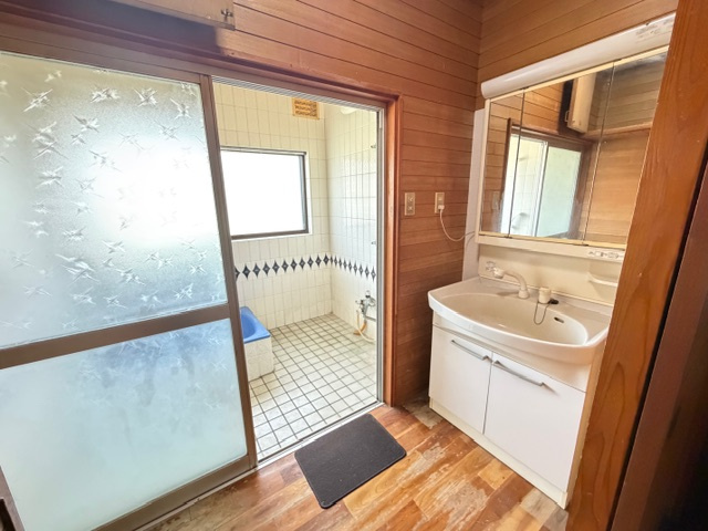 都城市高城町穂満坊の中古一戸建の洗面所