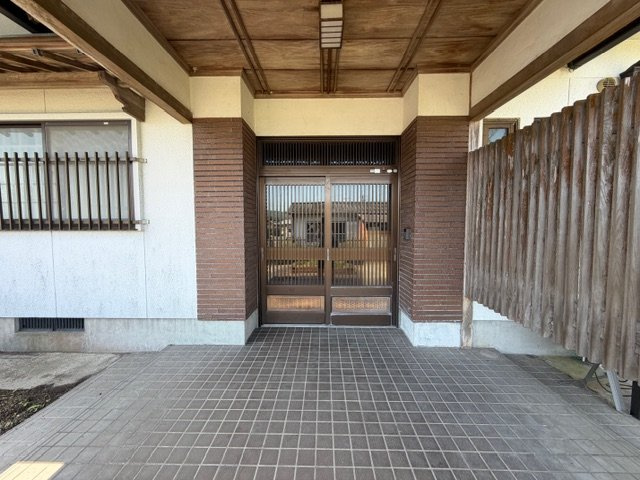 都城市高城町穂満坊の中古一戸建の玄関