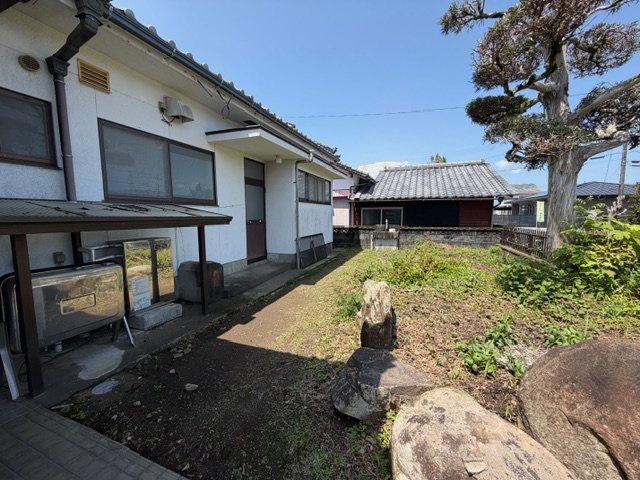 都城市高城町穂満坊の中古一戸建の庭