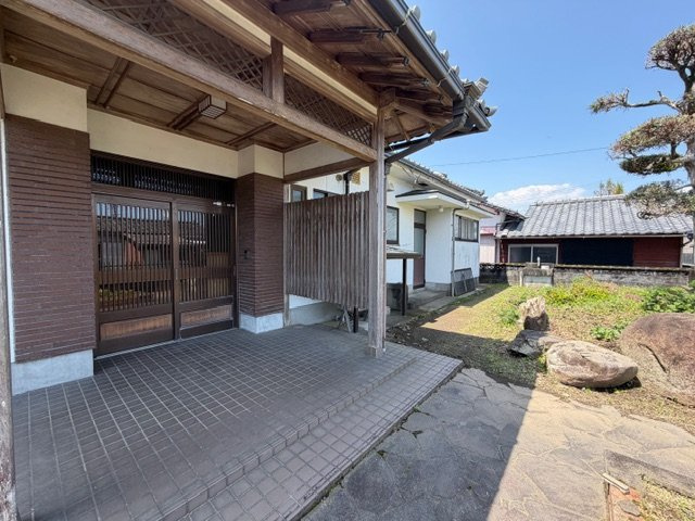 都城市高城町穂満坊の中古一戸建の玄関