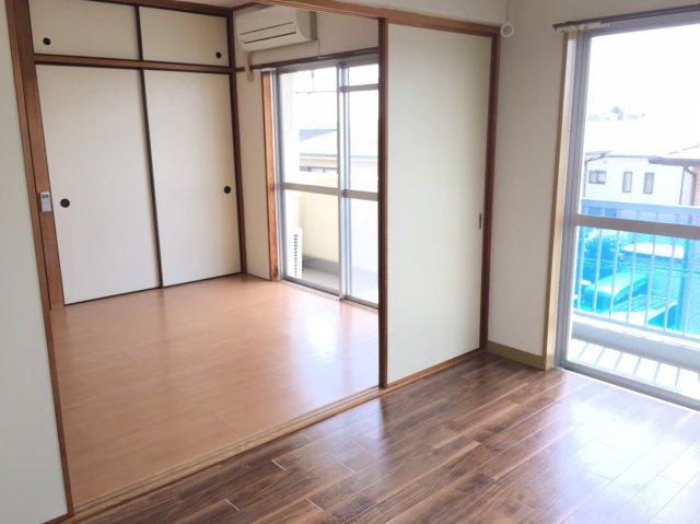 プラージュ宝町の洋室