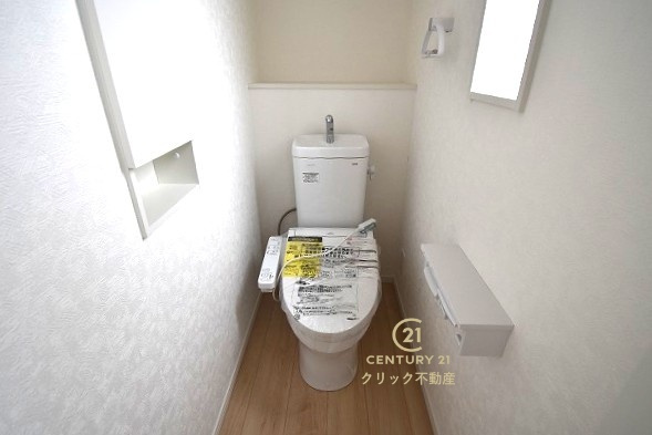 Cradlegarden　 日立市川尻町　第7　1のトイレ|１階と２階、２ヶ所に清潔なトイレ。お掃除しやすいシンプルなデザイン。
毎日使う空間と機能だから、いつまでも清潔なスペースであってほしいのがトイレです。