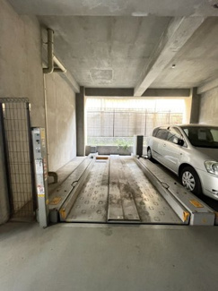 【駐車場】
