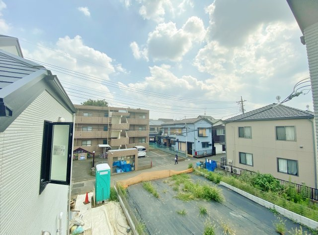 板橋区西台1丁目 全2棟 B号棟の前面道路含む現地写真|バルコニーからの眺望です
高台に位置し眺望も良好です