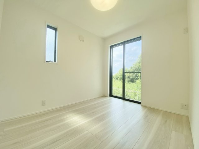板橋区西台1丁目 全2棟 B号棟の洋室|1階4.4帖洋室
お子様部屋の他、テレワークスペースや趣味のお部屋など多目的にお使いいただけます