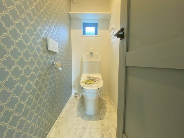 板橋区西台1丁目 全2棟 B号棟のトイレ|トイレは1階・2階にございます
温水洗浄暖房機能付