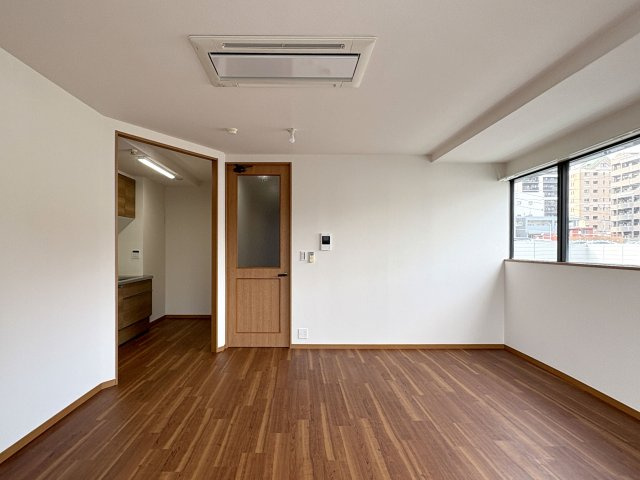  ＴＹビル　平尾小学校区の居間・リビング|ＴＹビル
