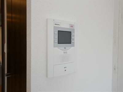 【セキュリティ】 | プレサンスOSAKA　DOMECITYスクエア | モニター付きインターホンです