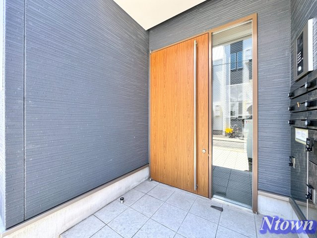 【エントランス】 | GRANDTIC　nakasugichou | 清潔なエントランスです