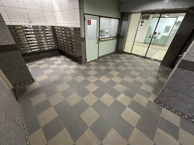 ひばりヶ丘プラザのエントランス