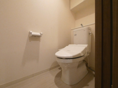 【トイレ】 | プレサンス難波ヴィータ | 落ち着いた色調のトイレです