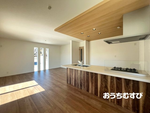 尾張旭市井田町第2(全2棟)の居間・リビング