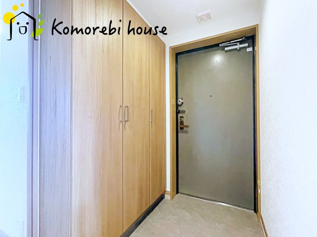 北鴻巣パーク・ホームズ壱番館の玄関|きれいな玄関です