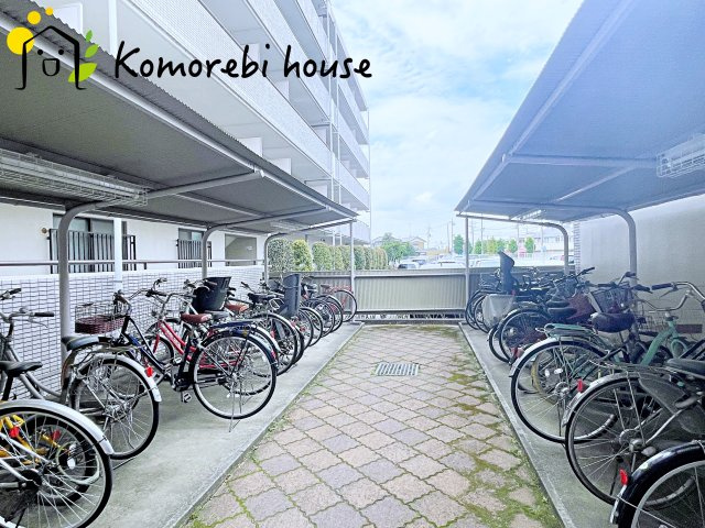 北鴻巣パーク・ホームズ壱番館の駐輪場