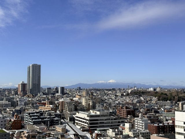 クレヴィアタワー目黒不動前の展望|21階最上階からの眺望は遠く富士山までご覧いただけます。
＊眺望は気候・季節によって変化する場合がございます。
また、現在の眺望は将来に渡って保証するものではございません。