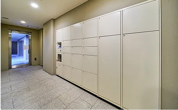 クレヴィアタワー目黒不動前の設備|大型の宅配ボックスもあって不在時も安心ですね。
