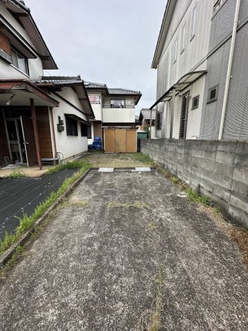 中古住宅　大洞桜台4丁目の駐車場