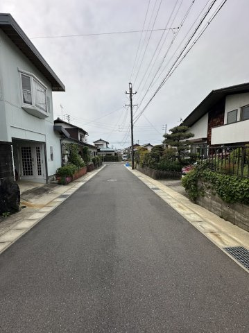中古住宅　大洞桜台4丁目の前面道路含む現地写真