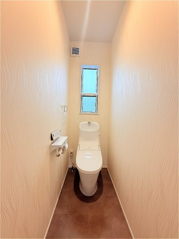 今福中古戸建のトイレ