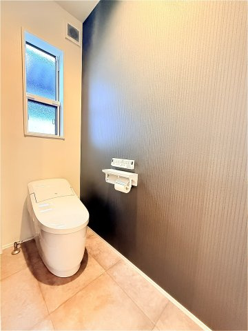今福中古戸建のトイレ