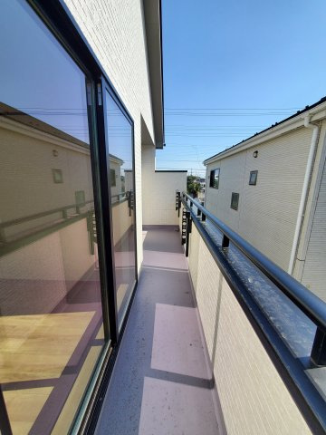 八潮市　緑町2丁目　新築戸建　　全2棟のバルコニー|施工例です