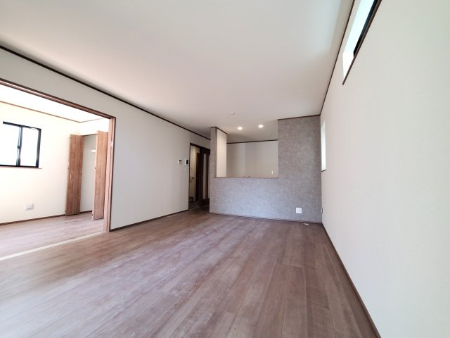 八潮市　緑町2丁目　新築戸建　　全2棟の居間・リビング|施工例です