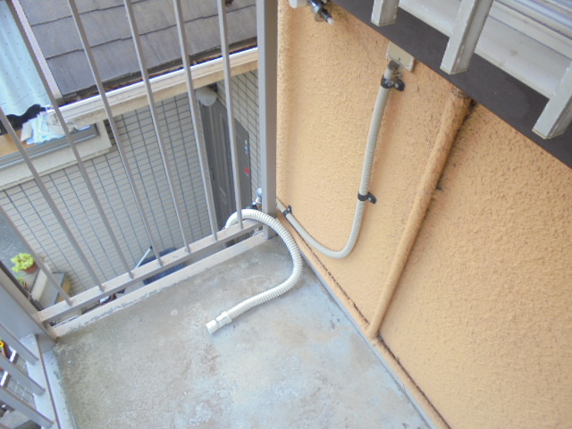 府中市多磨町２丁目のアパートのその他|洗濯機置場